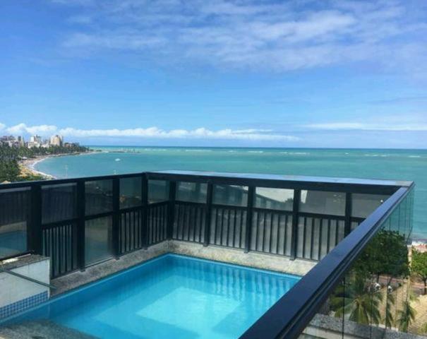 Na Beira Mar De Pajucara- Edif Neo- E Sala -tem Varanda- Vista Lateral Do Mar- Rua Julio Plech Filho 60 Esquina Com Avenida Doutor Antonio Gouveia - Consumo Eletrico E Pago No Ckeck-out 1kwh E 1,35 Reias - Tem Tela De Protecao Apartamento