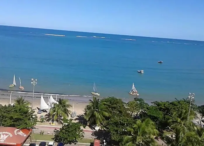 Na Beira Mar De Pajucara- Edif Neo- Apartamento Quarto E Sala -Tem Varanda- Vista Lateral Do Mar- Rua Julio Plech Filho 60 Esquina Com Avenida Doutor Antonio Gouveia - Consumo Eletrico E Pago No Ckeck-Out 1Kwh E 1,35 Reias - Tem Tela De Protecao