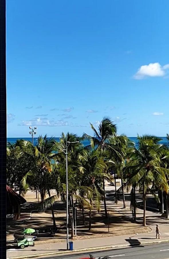 Na Beira Mar De Pajucara: Sea View With Balcony Apartment